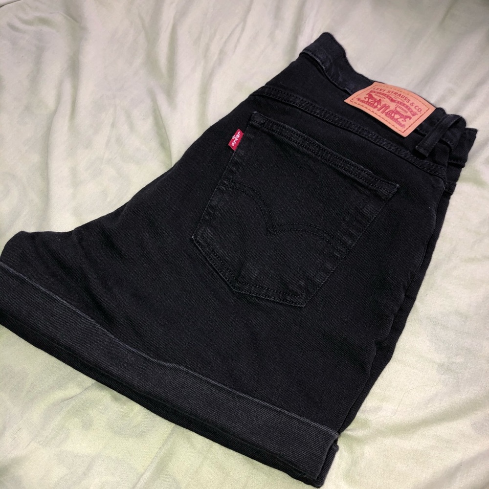 Levi’s Mom Shorts